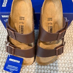 Birkenstock Arizona Brown Sandals - Women’s Size 37 EU
NEW IN BOX NEVER WORN